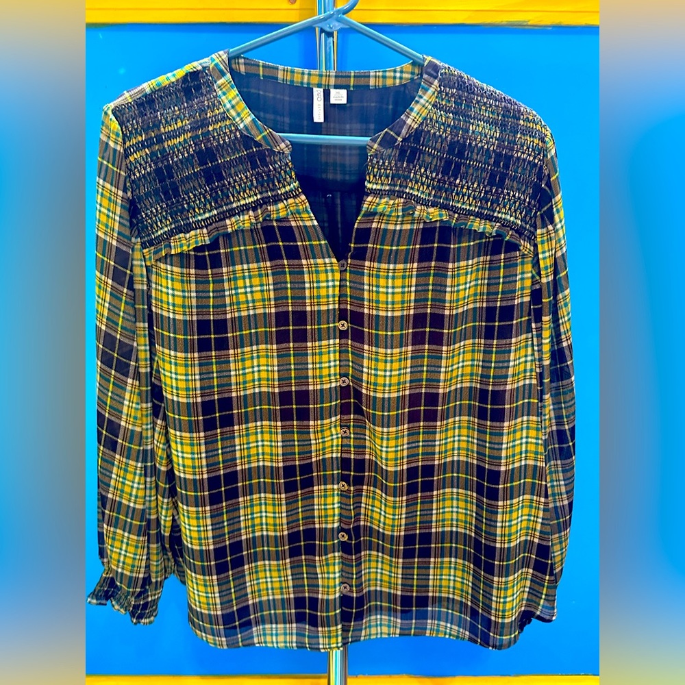 Woman’s extra large blouse